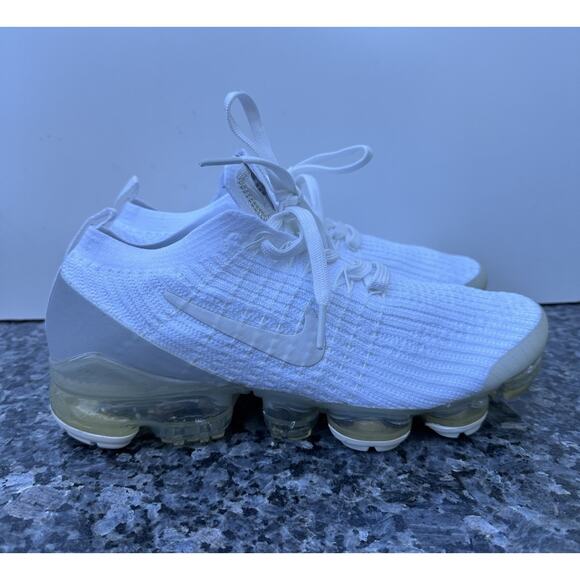 Nike Air Vapormax 3 Flyknit Shoes Women Size 8 Volt White Purple AJ6910-102 - Picture 2 of 10